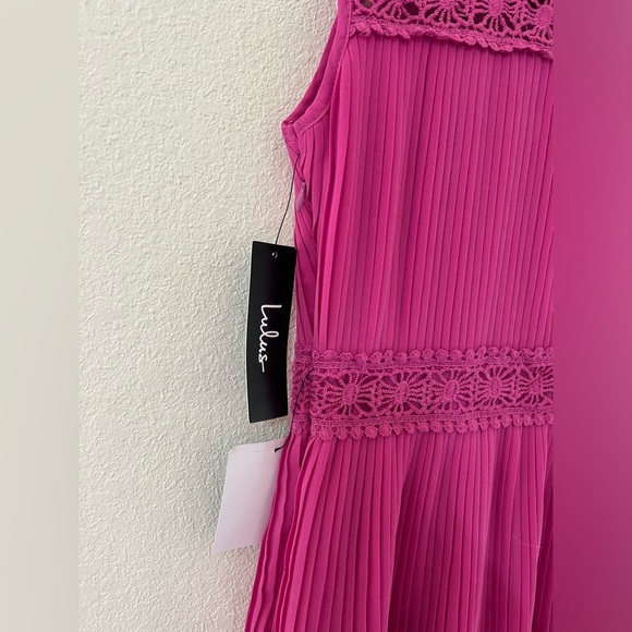 NWT Lulu's Something Wonderful Fuchsia Lace Pleated Skater Dress Pink Size Small - Picture 9 of 14